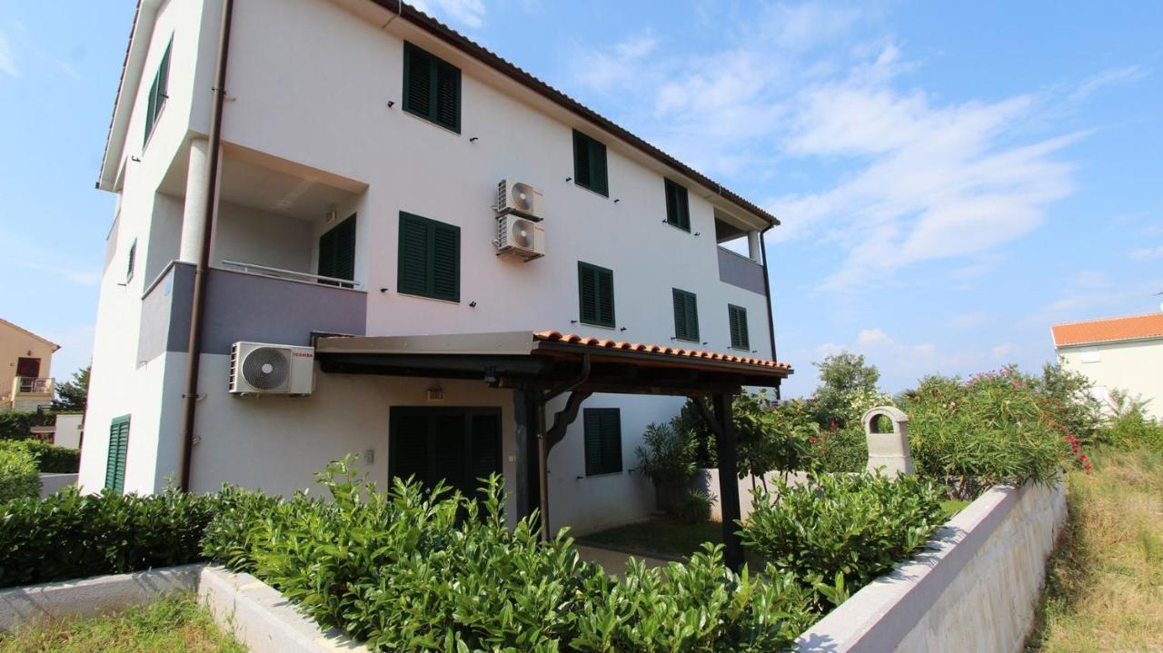 Apartments Vabec Malinska Exterior photo
