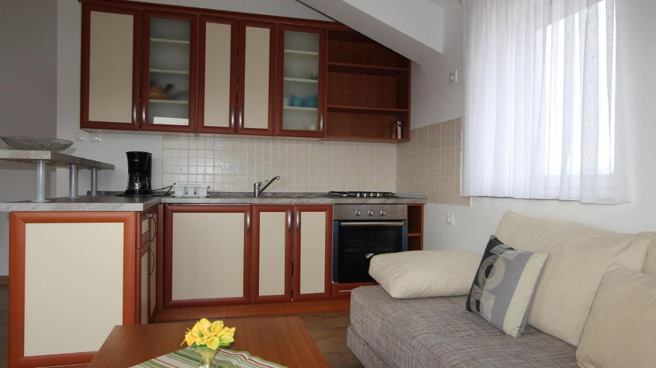 Apartments Vabec Malinska Exterior photo