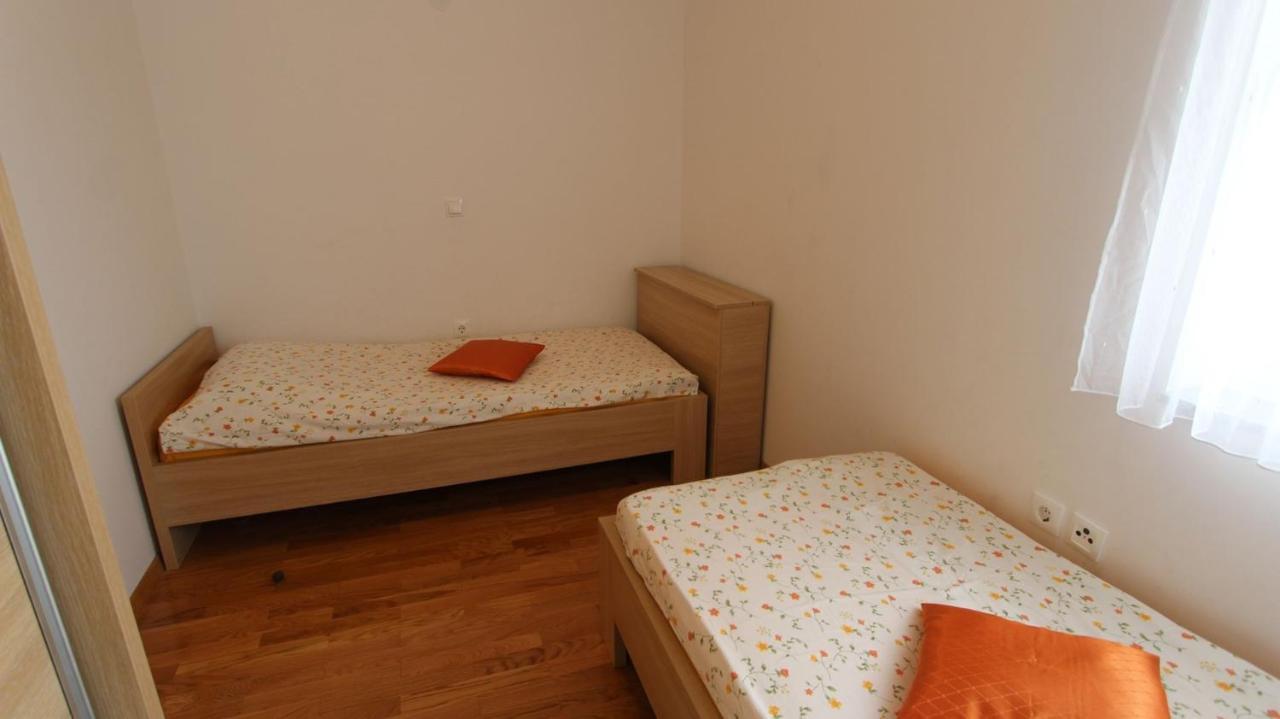Apartments Vabec Malinska Exterior photo