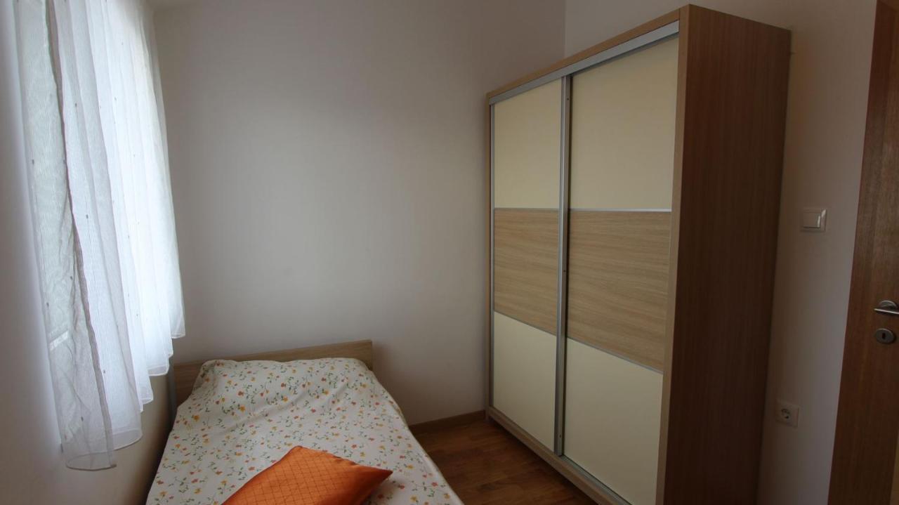Apartments Vabec Malinska Exterior photo